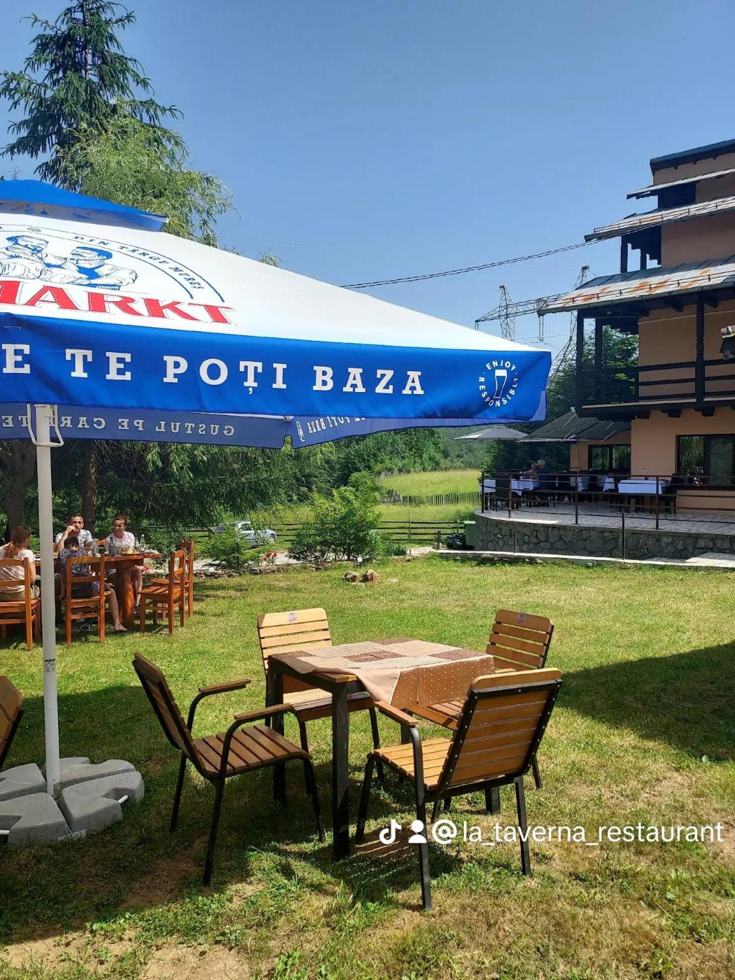 Pensiunea La Taverna Traisteni Luaran gambar