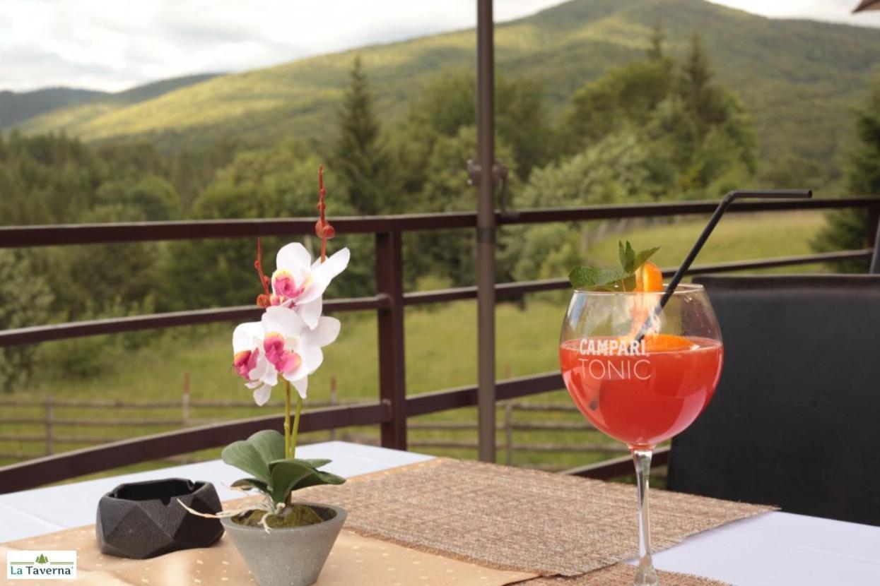 Pensiunea La Taverna Traisteni Luaran gambar