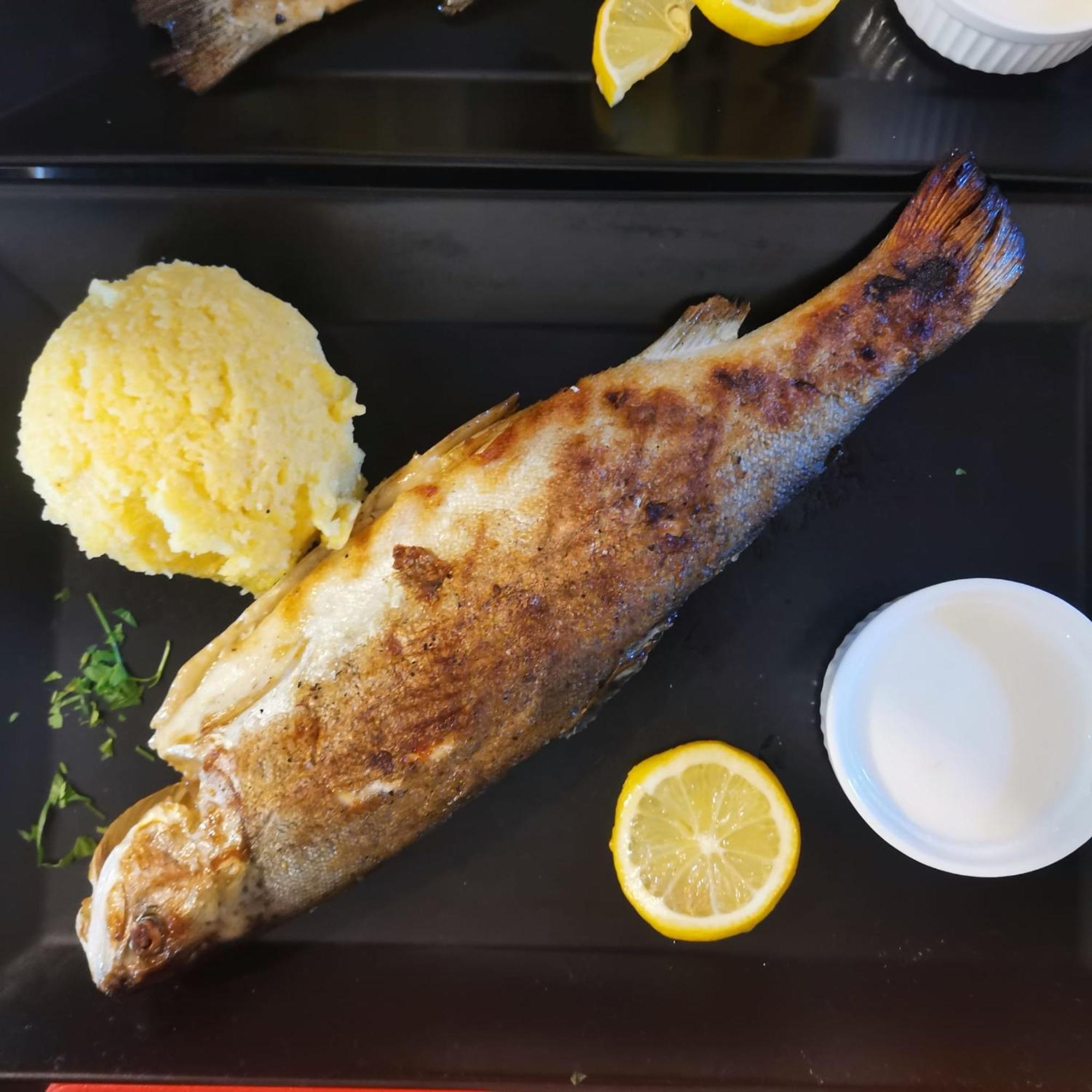 Pensiunea La Taverna Traisteni Luaran gambar