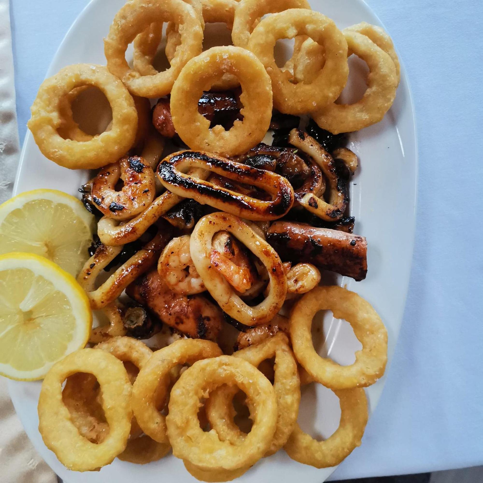 Pensiunea La Taverna Traisteni Luaran gambar