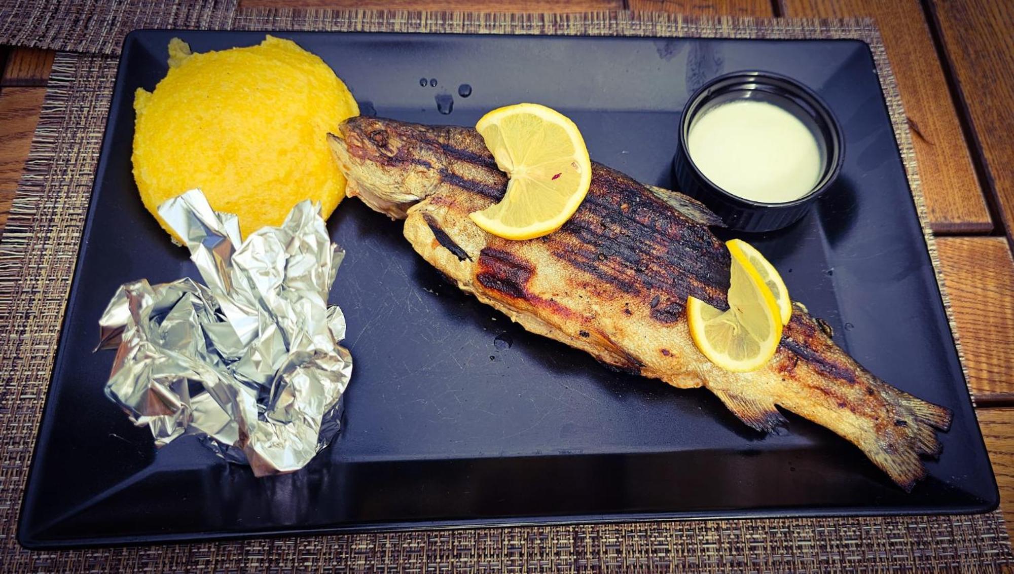 Pensiunea La Taverna Traisteni Luaran gambar